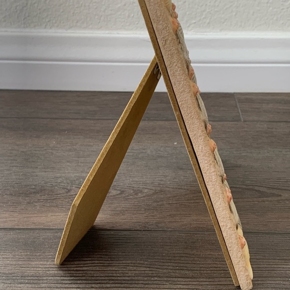 Shell-Embellished Photo Frame - Picture 4 of 7